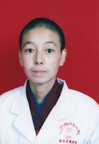 13青海塔尔寺藏医院主治医师--谢日卓玛.JPG
